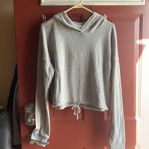 Crop grey sweatshirt